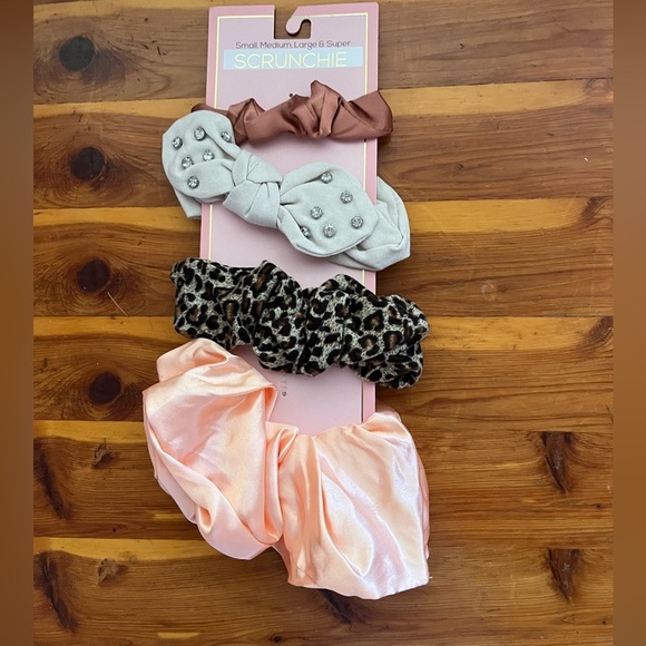 Hair scrunchies - Picture 4 of 4